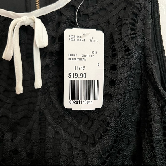 NWTS***GIRLS BLACK EYELET DRESS SIZE 11//12 - Picture 2 of 6